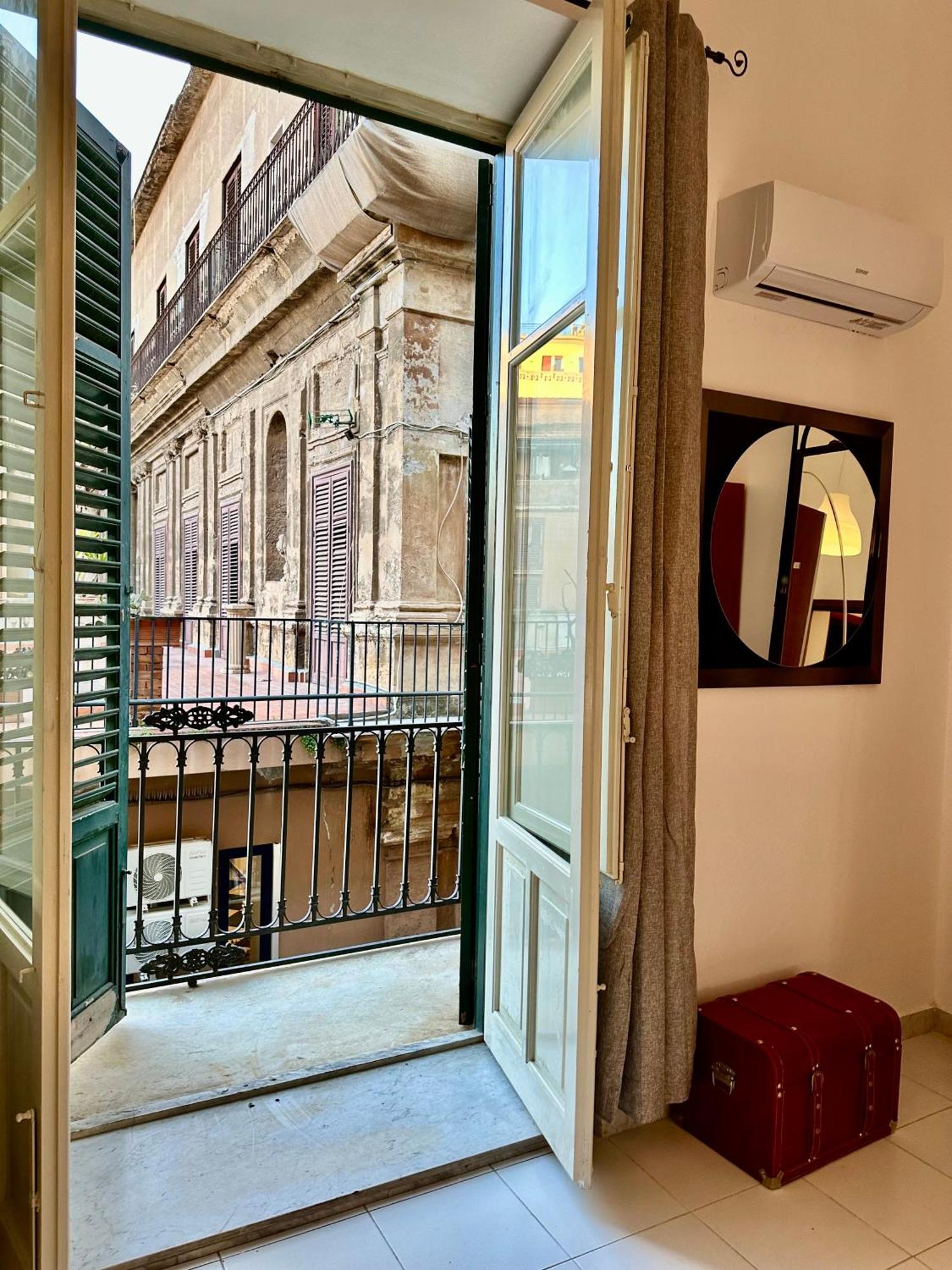 A Un Passo Dal Massimo 2 Apartment ปาแลร์โม ภายนอก รูปภาพ